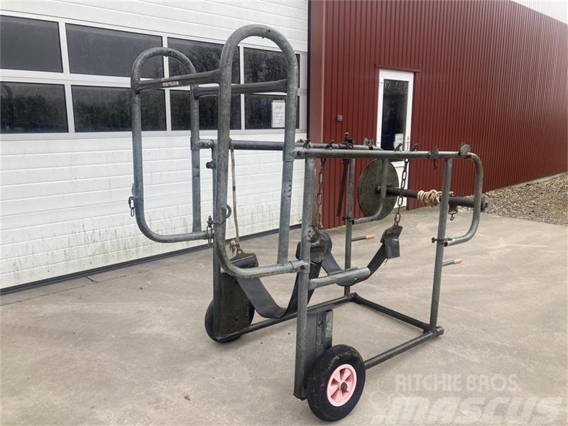  - - - Other livestock machinery and accessories