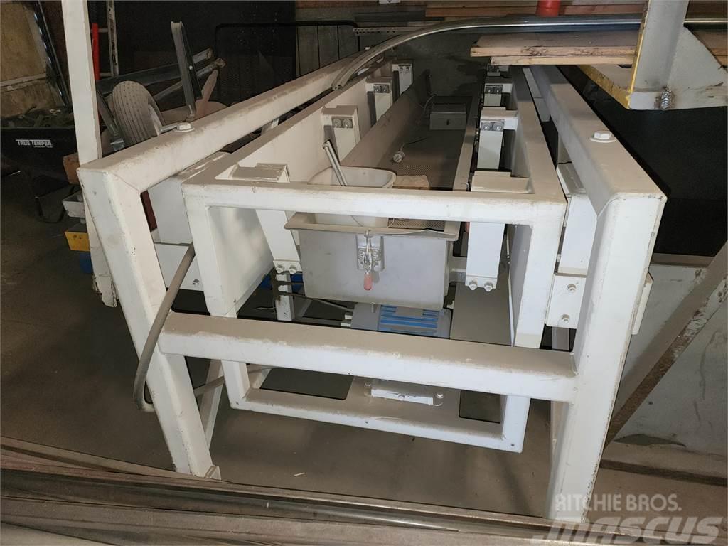  CUSTOM EQUIPMENT Deamco Feeder Conveyor - VCNF-U-1 Other agricultural machines