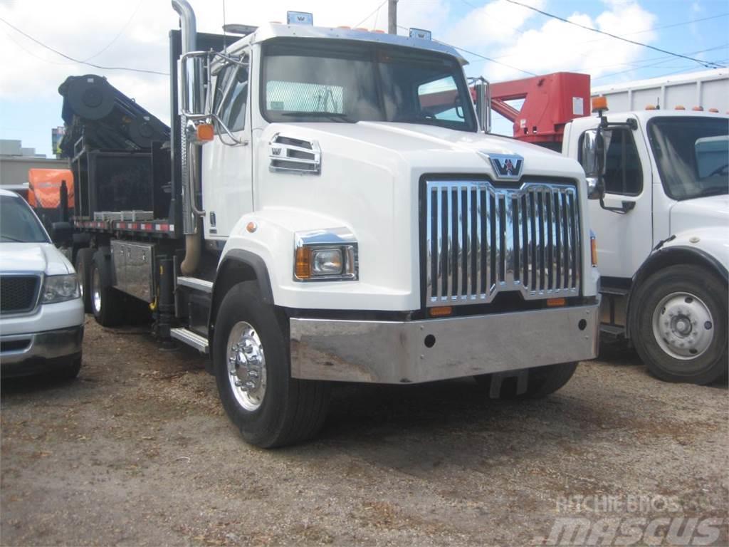 Western Star 4700 SB Recovery vehicles