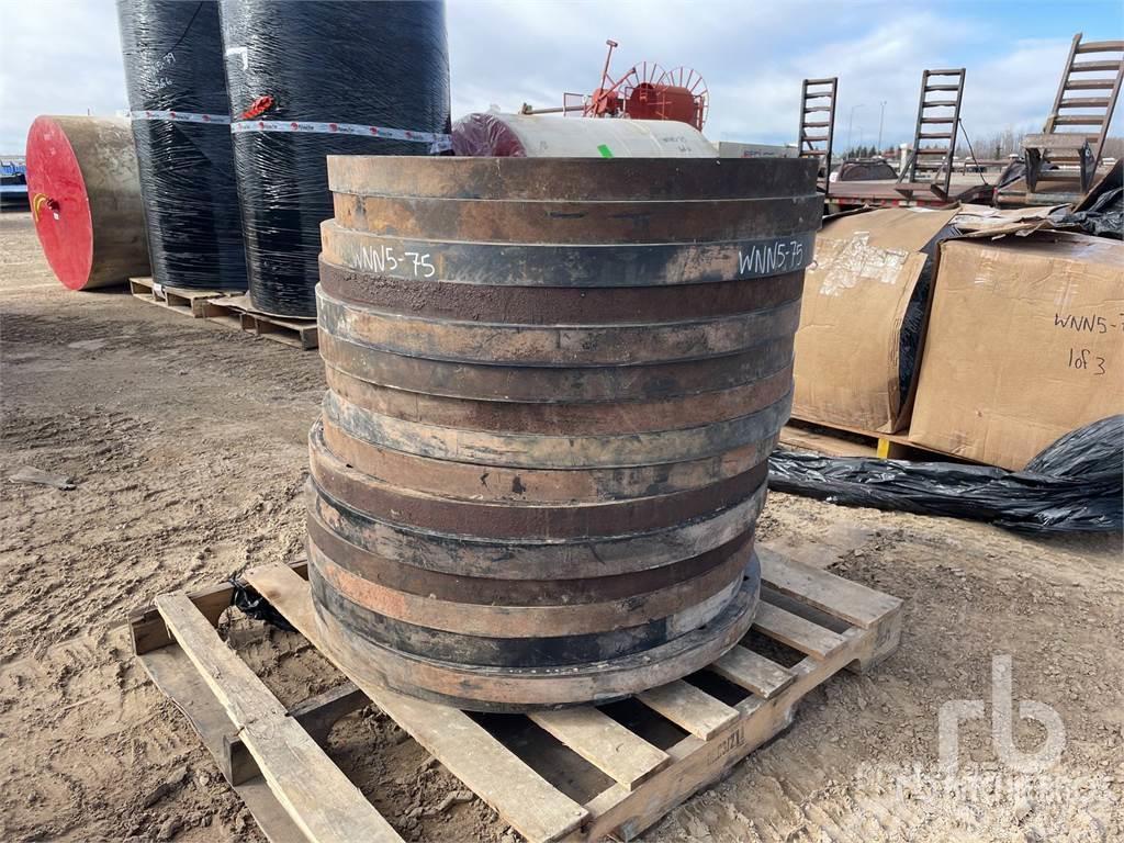  Quantity of 34 in Gaskets Pipelayer dozers