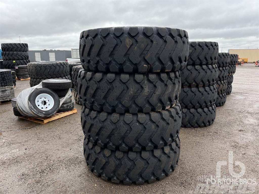  SUPERGUIDER Quantity of (4) 23.5x25 E3/L3 H ... Tyres, wheels and rims
