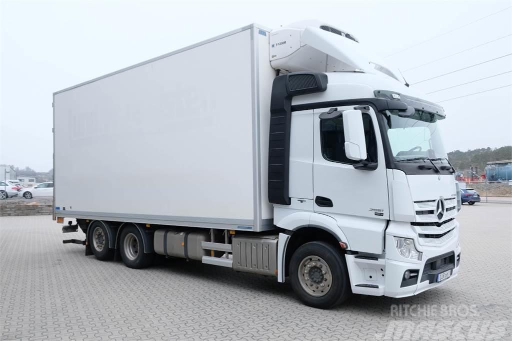 Mercedes-Benz Actros 2551 6x2*4 FNA skåpbil med Thermo-King aggr Temperature controlled trucks
