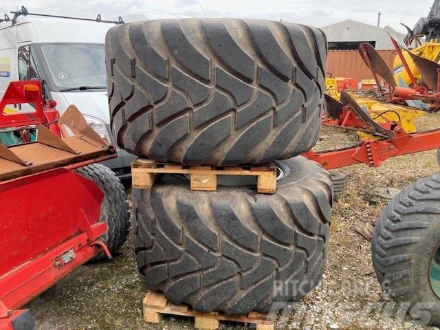  - - -  710/50R26,5 til New Holland Minibig Tyres, wheels and rims