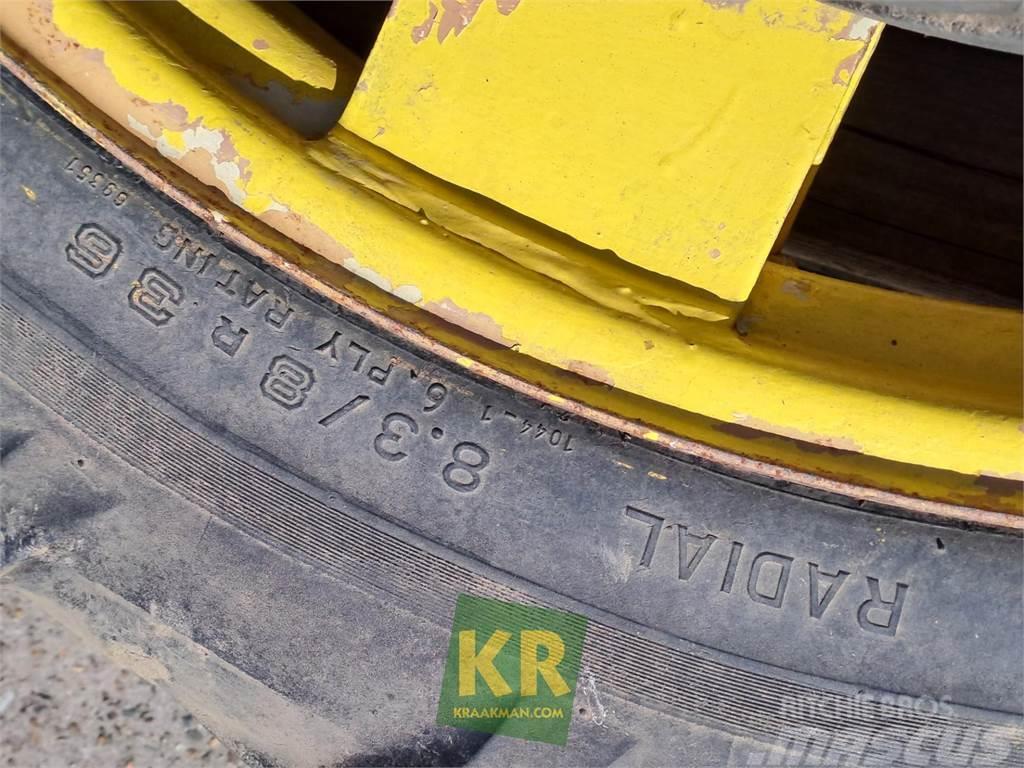 John Deere 8.3/8R36 (x2) Tyres, wheels and rims