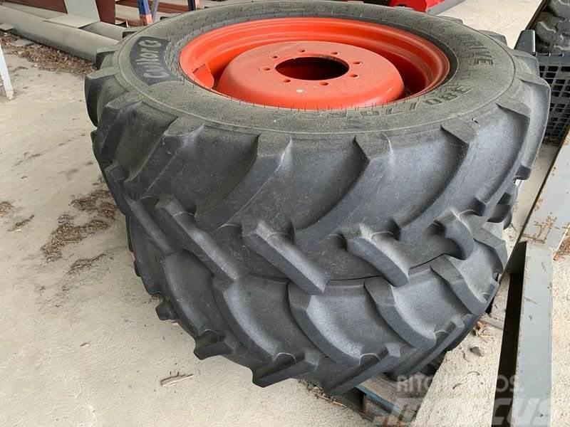  380/70R28 + 420/85R38 Tyres, wheels and rims