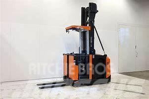 Toyota OME100H High lift order picker