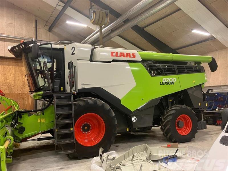 CLAAS LEXION 8700 4-WD Combine harvesters