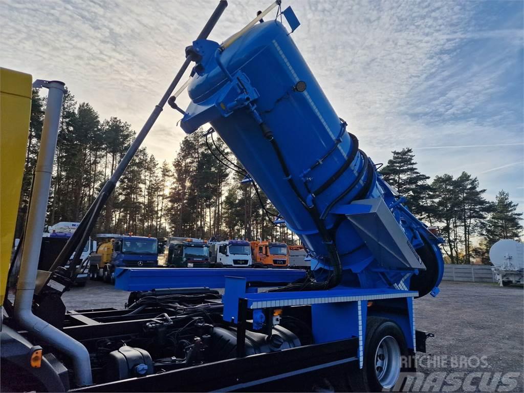 DAF WHALE 2012 WUKO for the collection of liquid waste Utility machines