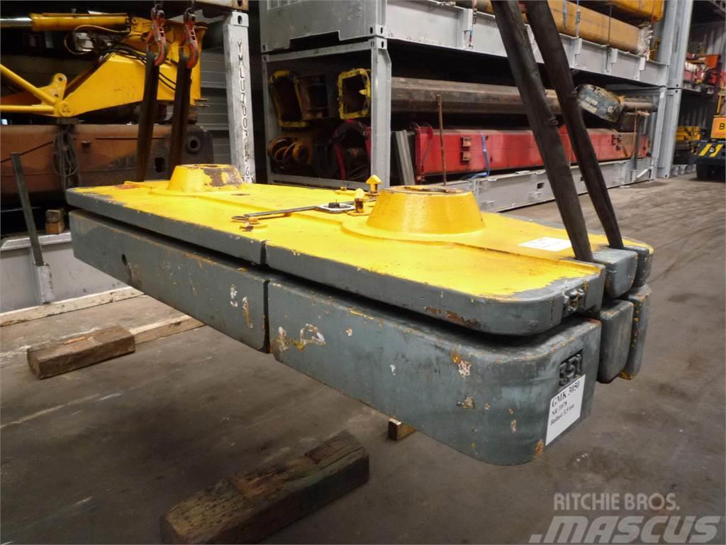 Grove GMK 3050 counterweight 1,3 ton Crane parts and equipment
