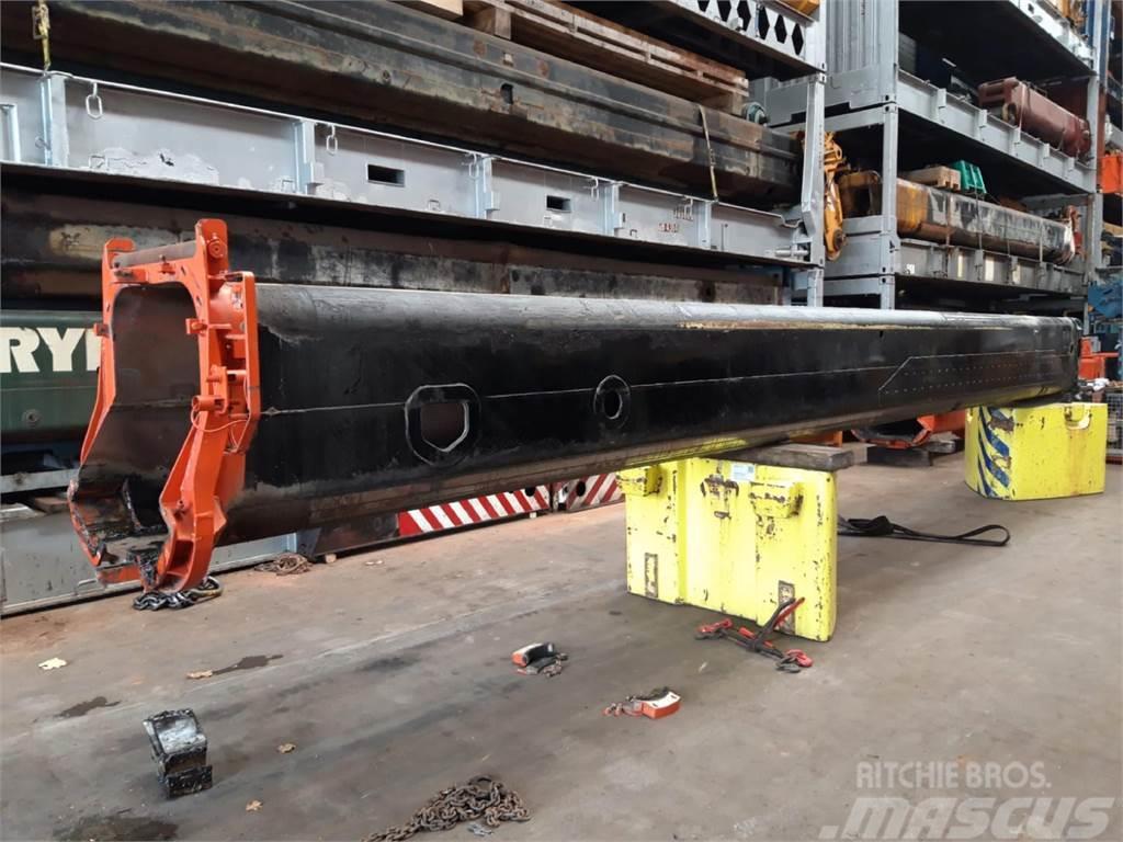 Terex Demag Demag AC 205 telescopic section 2 Crane parts and equipment