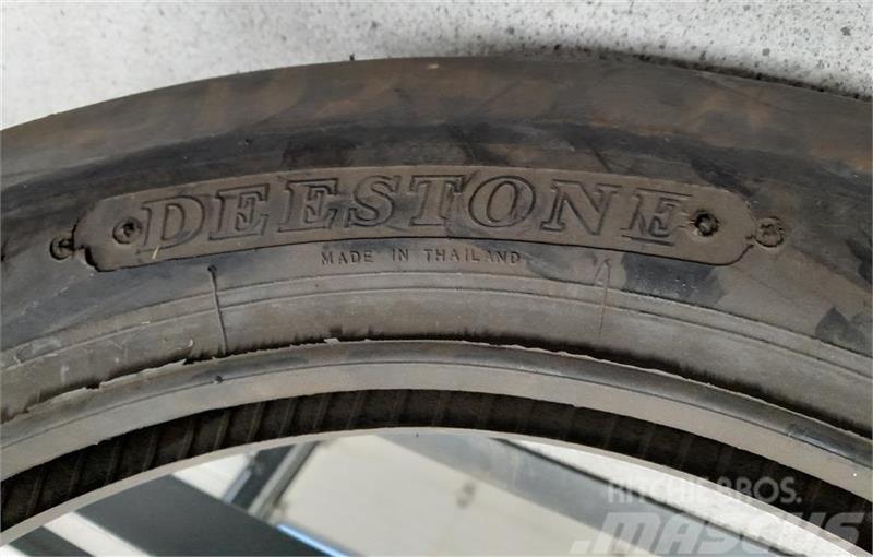 Deestone 4.00-19 Tyres, wheels and rims